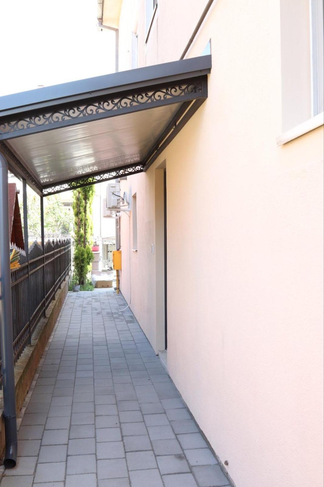 Apartmani Happy House Surčin エクステリア 写真