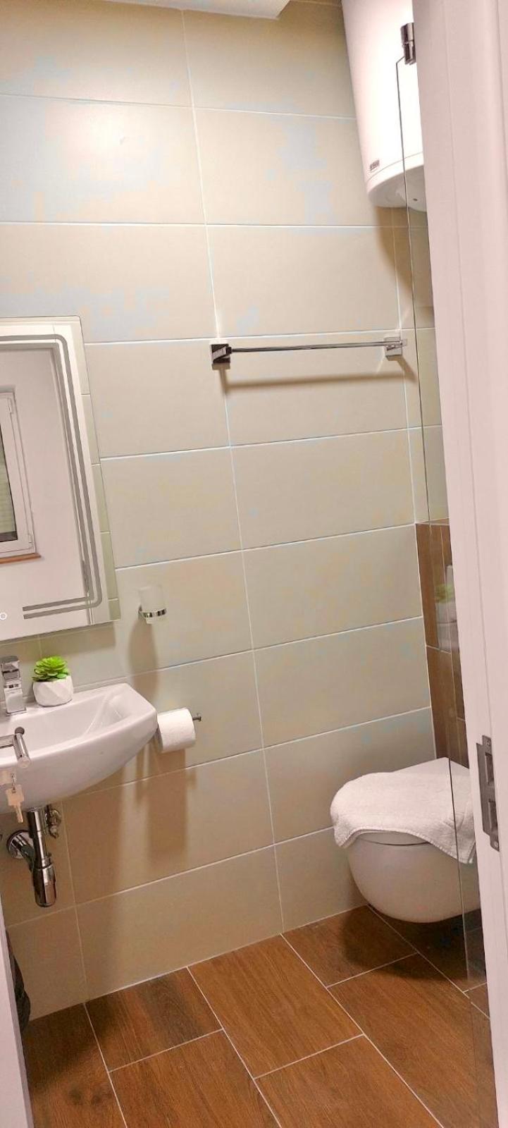 Apartmani Happy House Surčin エクステリア 写真