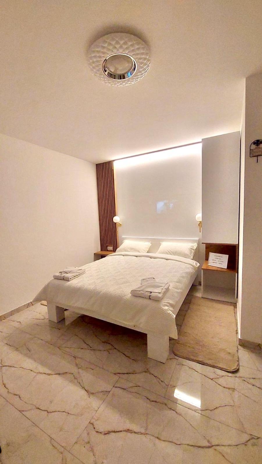 Apartmani Happy House Surčin エクステリア 写真